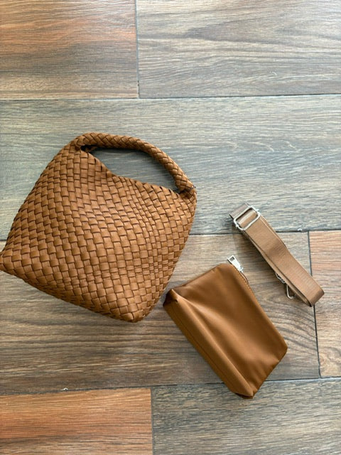 Bolso trenzado marrón
