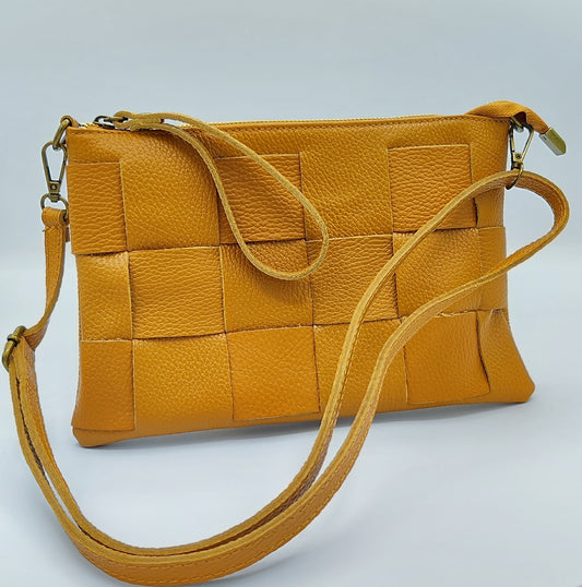 Bolso troquelado pequeño camel