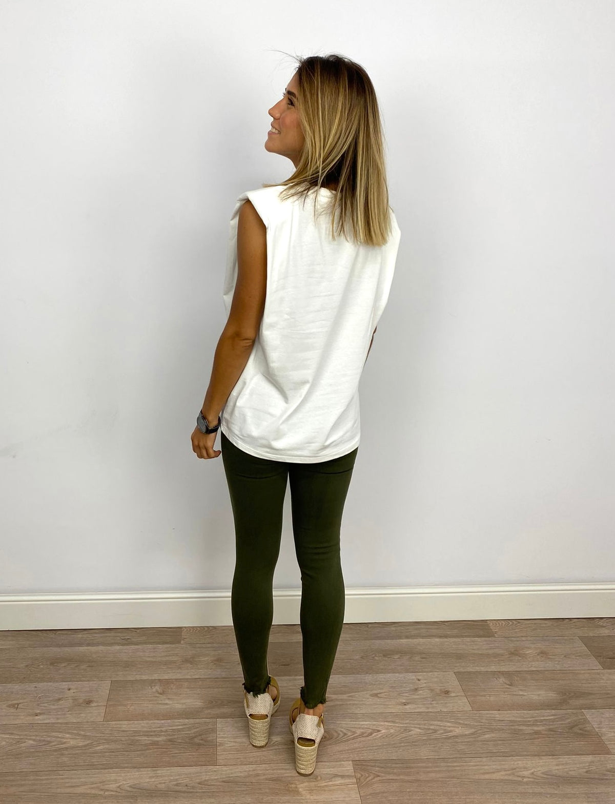 Camiseta hombreras blanca