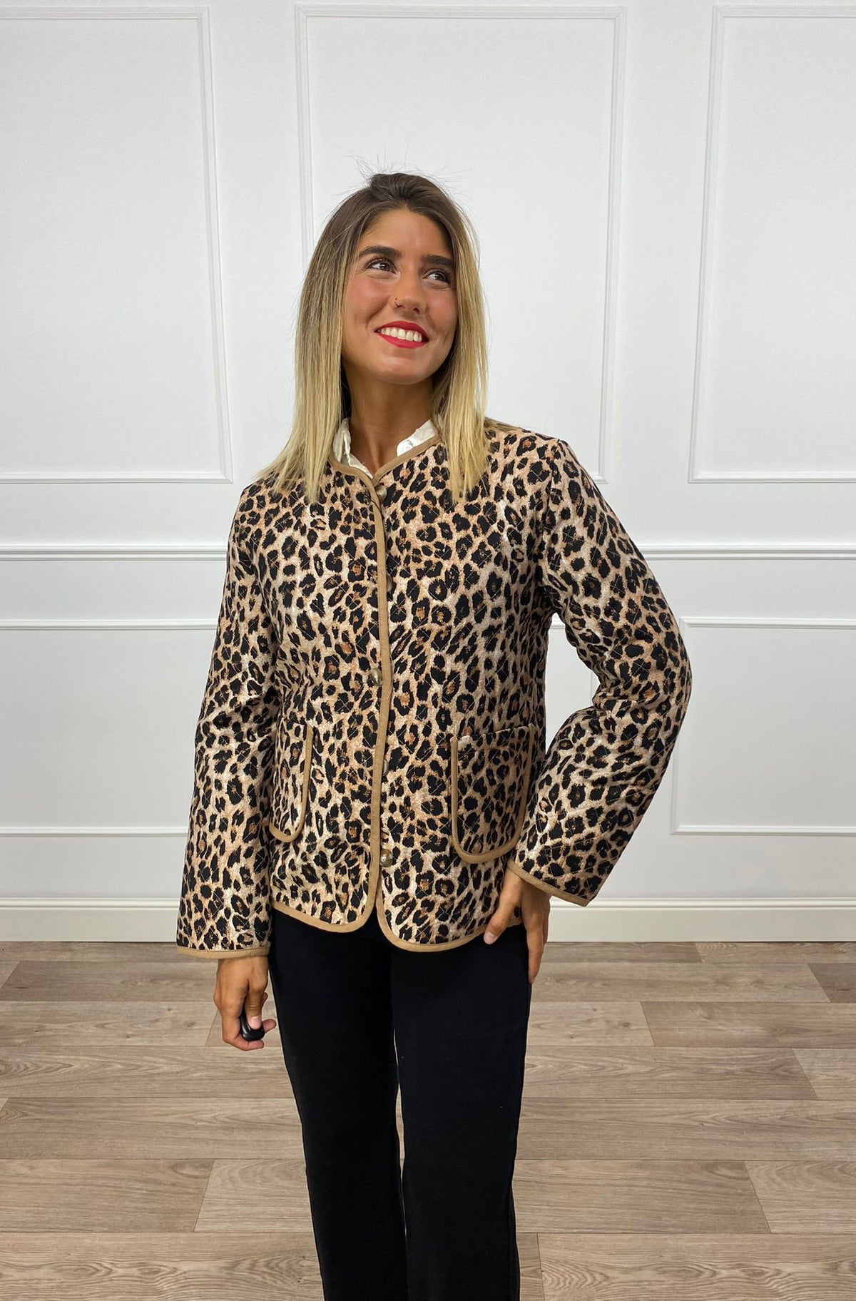 Chaqueta acolchada animal print