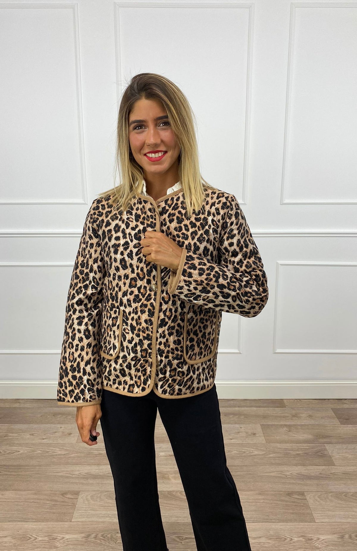 Chaqueta acolchada animal print
