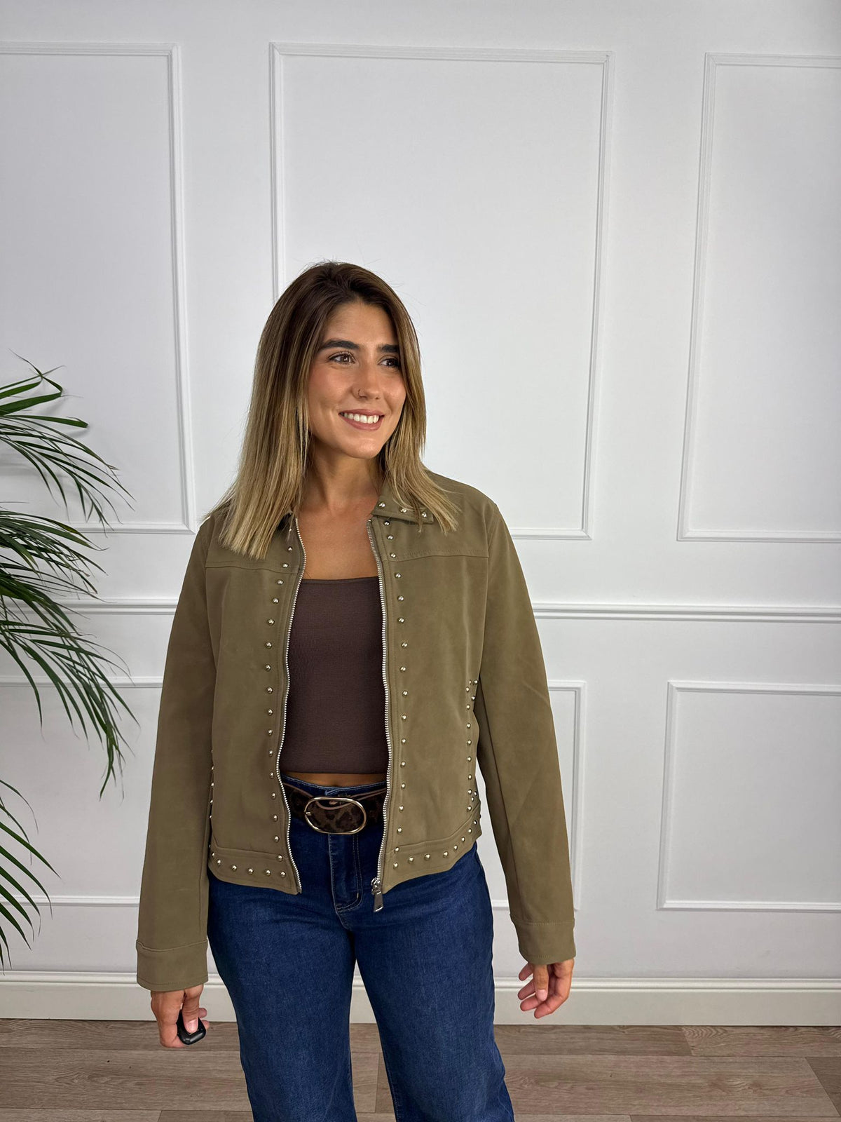 Chaqueta tachuelas