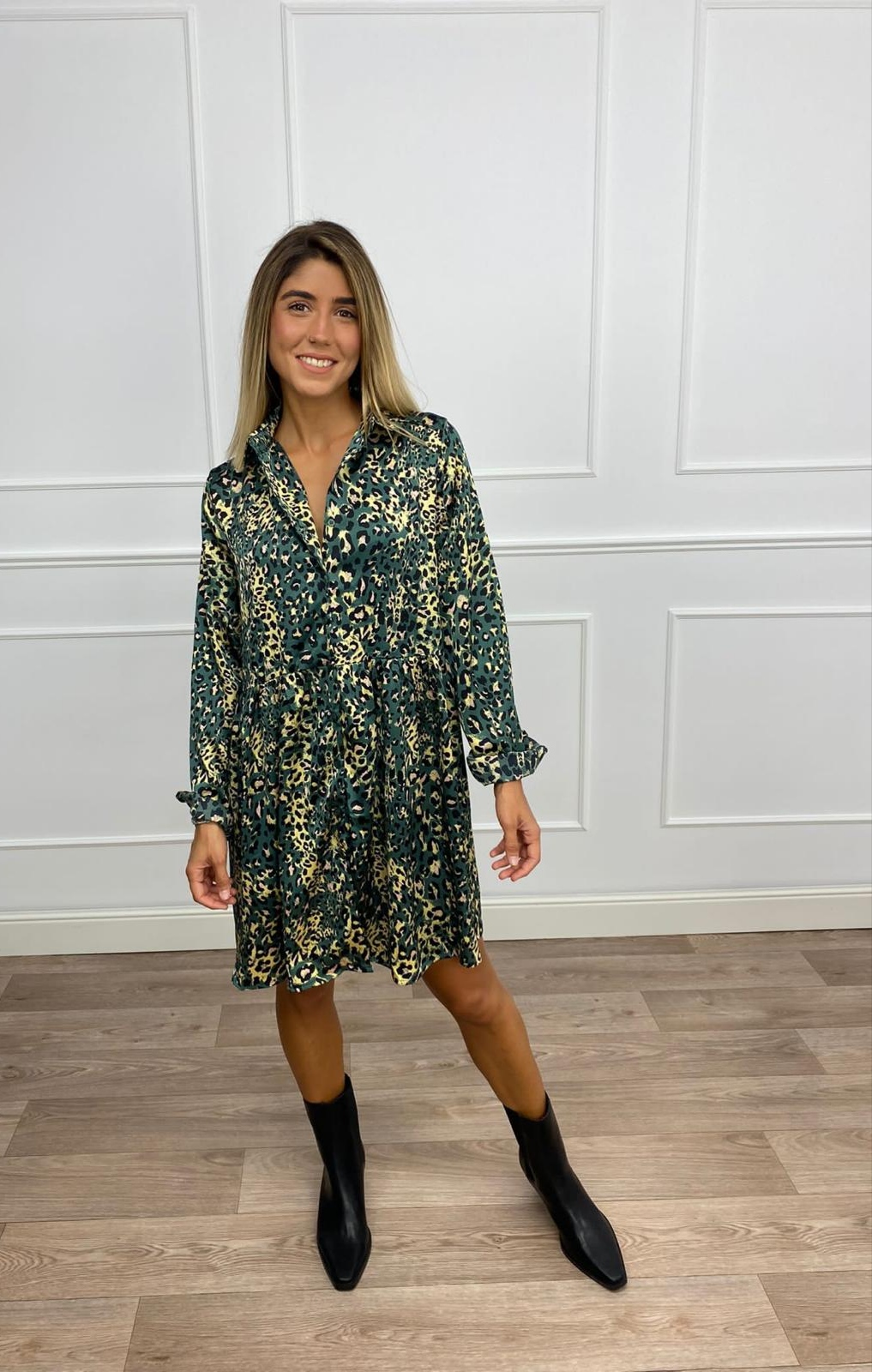 Vestido corto camisero vuelo leopardo verde 1