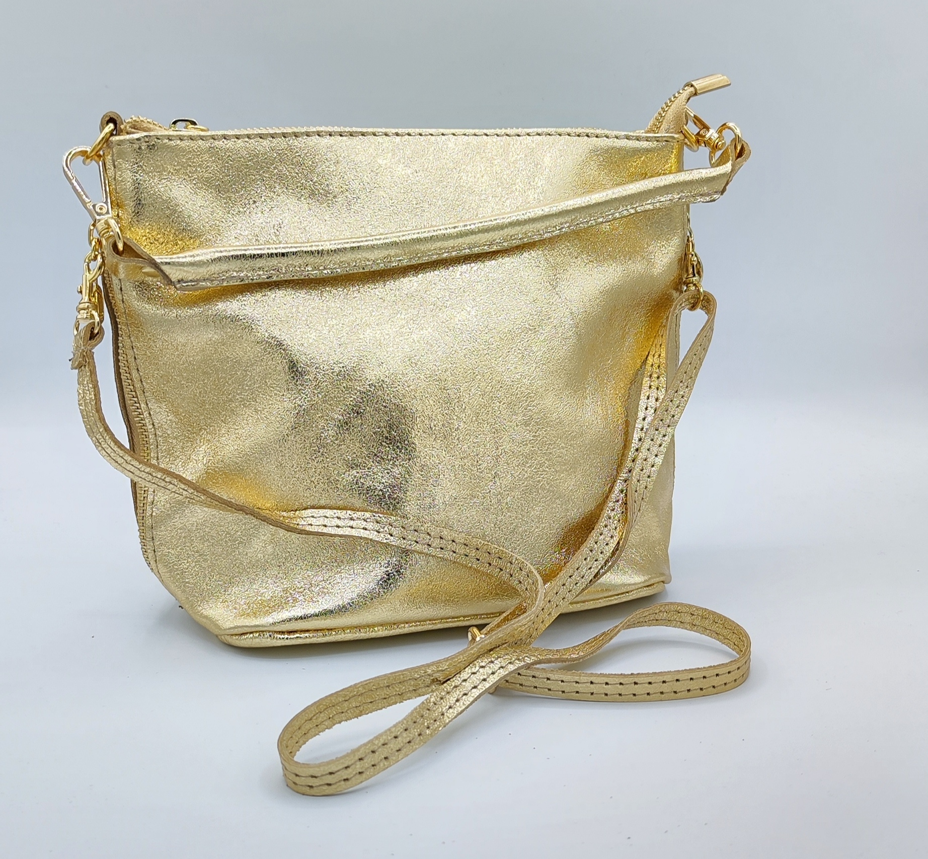 Bolso dorado 1